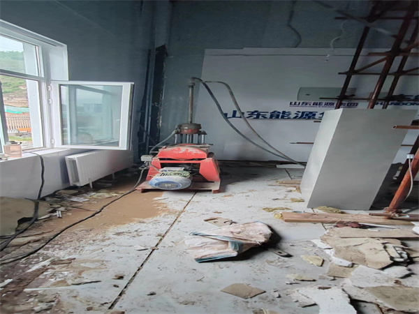 泾源地基基础下沉墙体裂缝加固注浆顶升施工